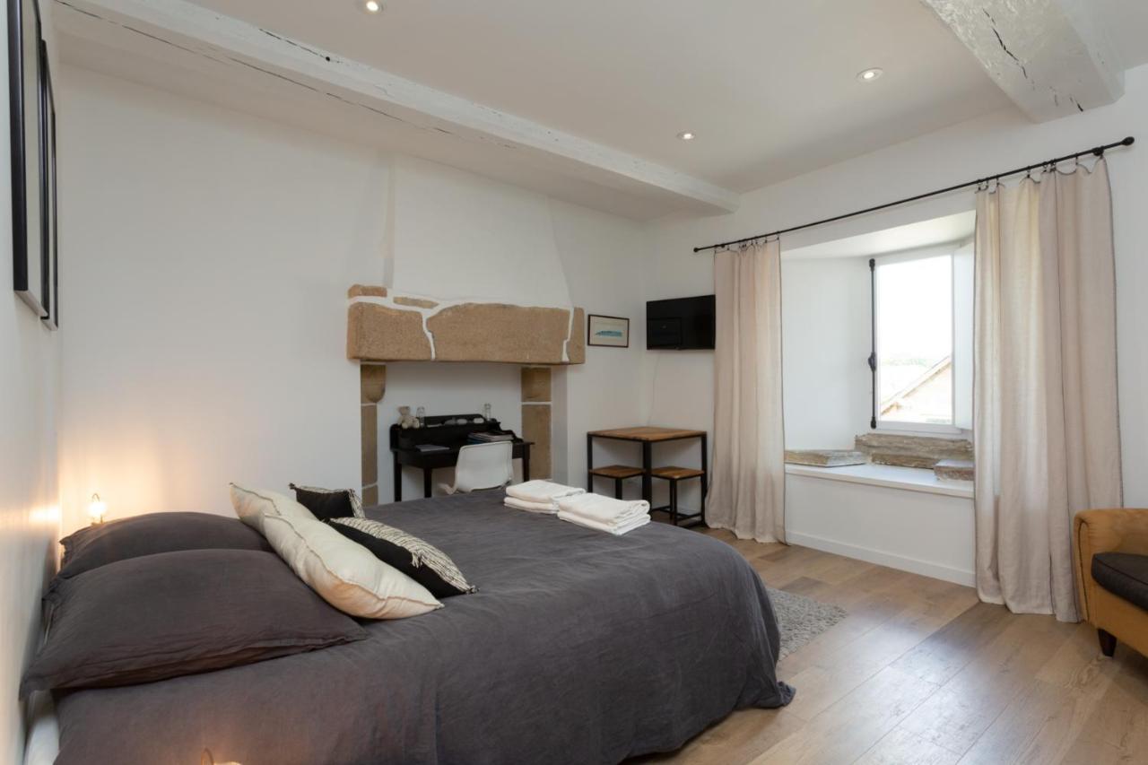 Manoir De La Nogrie - Chambre De Charme Avec Acces Privatif - Piscine Chauffee Sur Domaine 5 Etoiles Val-d'Ize Kültér fotó