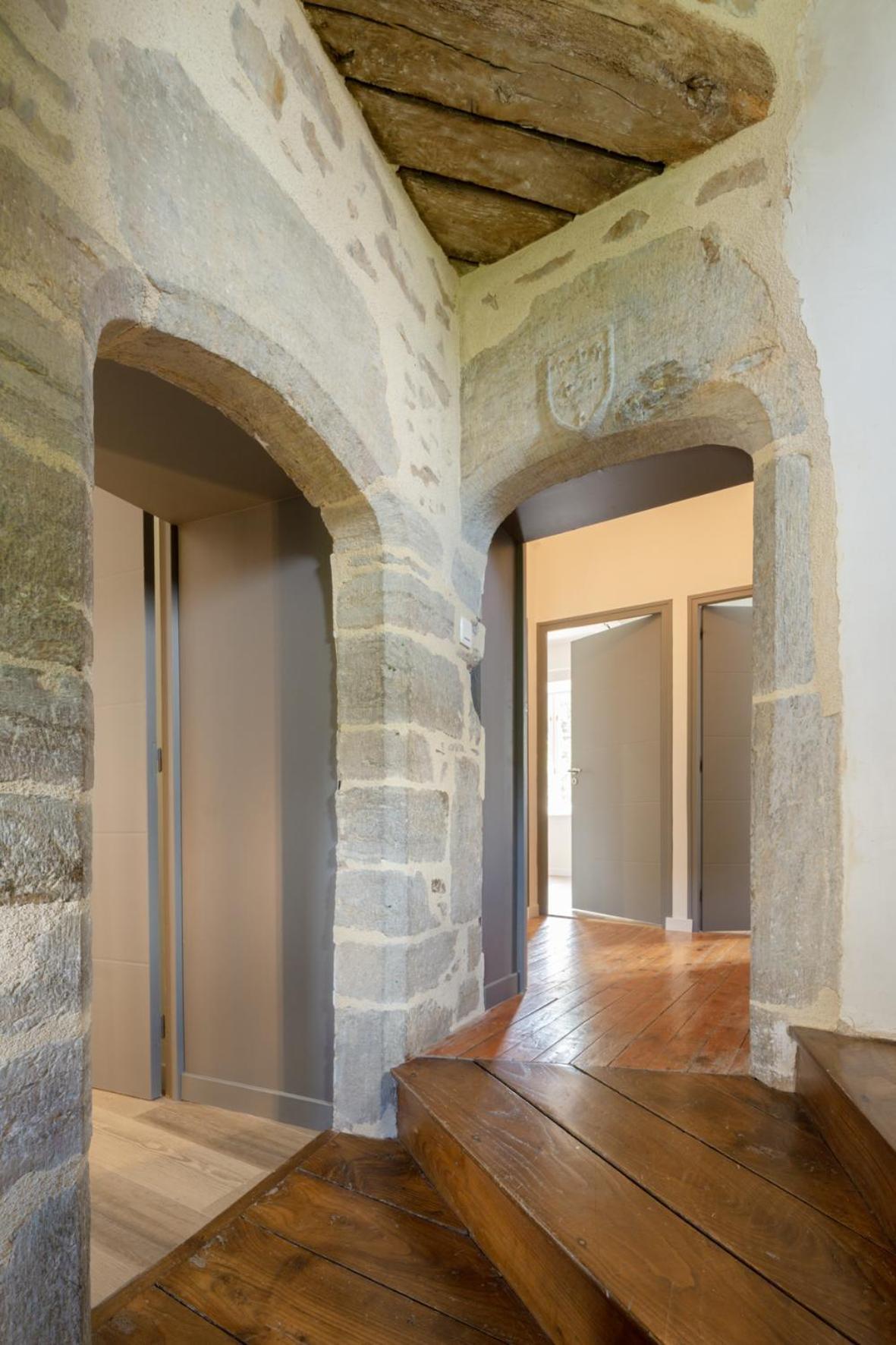 Manoir De La Nogrie - Chambre De Charme Avec Acces Privatif - Piscine Chauffee Sur Domaine 5 Etoiles Val-d'Ize Kültér fotó