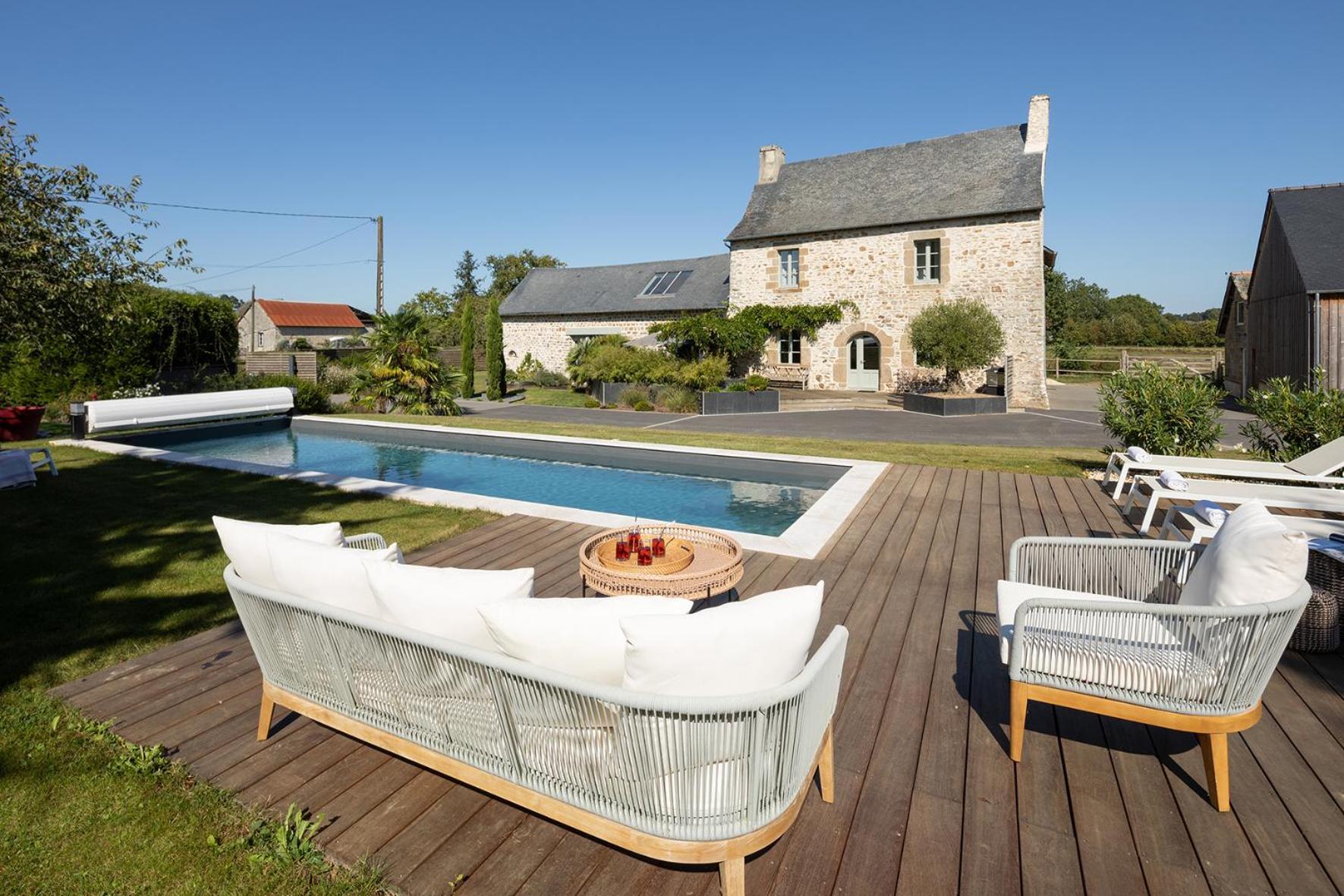 Manoir De La Nogrie - Chambre De Charme Avec Acces Privatif - Piscine Chauffee Sur Domaine 5 Etoiles Val-d'Ize Kültér fotó