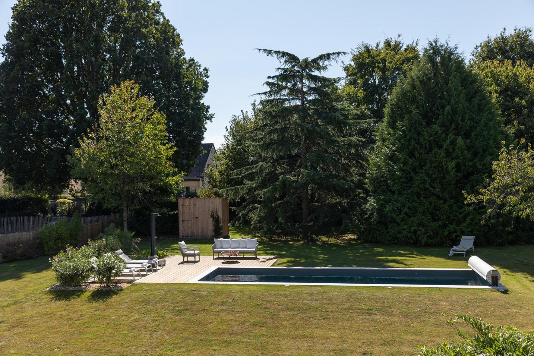 Manoir De La Nogrie - Chambre De Charme Avec Acces Privatif - Piscine Chauffee Sur Domaine 5 Etoiles Val-d'Ize Kültér fotó